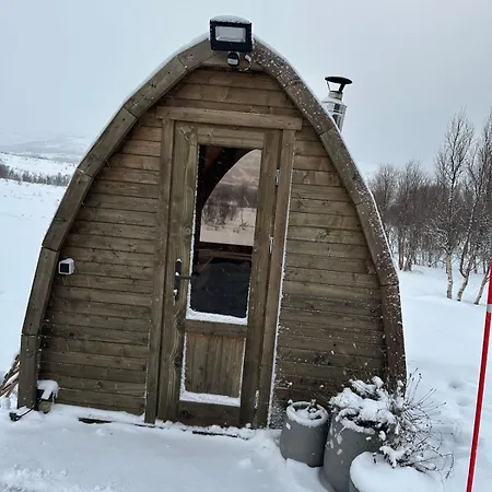 Romslig Hjem Med Nydelige Omgivelser 빌라 *